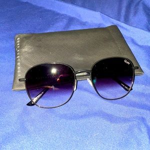Quay round sunglasses